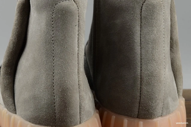 LIGHT 750 YEEZY GREY GLOW GUM BOOST DARK BB1840 ADIDAS 1027